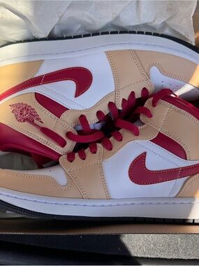 Nike Air Jordan 1 Mid